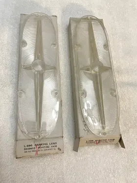 5948853 PONTIAC Parking Lamp Lens Nos