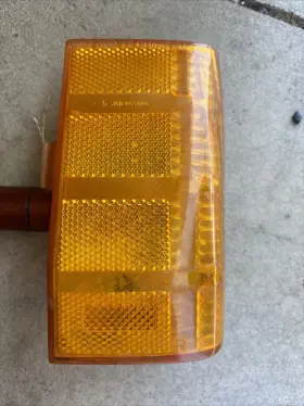 5967712-1 PONTIAC Turn Signal Parking Light Right Rh 5967712-1 PONTIAC Turn Signal Parking Light Right Rh
