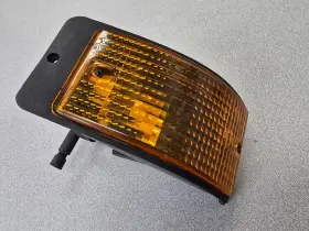 94463121300 PORSCHE Right Front Amber Turn Signal R5