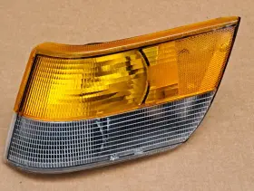 4014957 SAAB Front Driver Left Lh Turn Signal Light Lamp 900