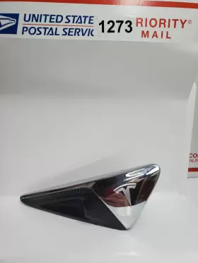 1034345-00-D SIGNAL Tesla Right Turn Repeater Camera