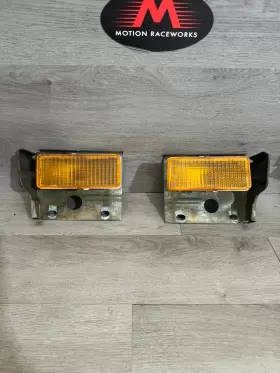 E5ZB-13215A SIGNAL Front Bumper Turn Light Bracket Rh Lh