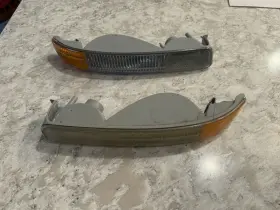 2LB-GMC99JM-KS GMC Turn Signal Parking Lights Amber 1500