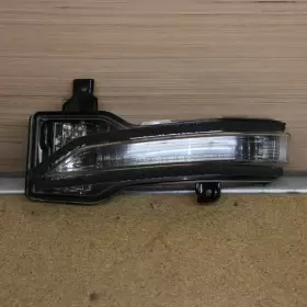 84401FL000 SUBARU Front Rh Right Turn Signal Lamp Forester
