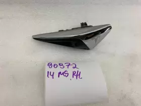1034345-99-A TESLA Front Right Repeater Turn Signal Fender Rh 1034345-99-A TESLA Front Right Repeater Turn Signal Fender Rh