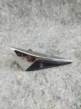 1124106-77-C TESLA Front Left Repeater Turn Signal Fender