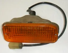 12-81R TOYOTA Hatchback Right Turn Signal Light Lamp Corolla