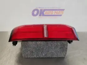 166-12441R TOYOTA Quarter Panel Tail Light Right Passenger