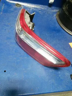 166-51332R TOYOTA Passenger Tail Light Quarter Panel Hybrid 166-51332R TOYOTA Passenger Tail Light Quarter Panel Hybrid