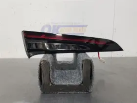 166.TO1Z23 TOYOTA Hatchback Driver Left Lid Tail Light