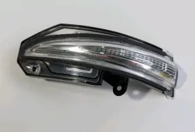 1811282727 TOYOTA Left Driver Mirror Turn Signal Blinker Lamp