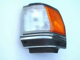 22-147 TOYOTA Cressida Left Front Turn Signal #2