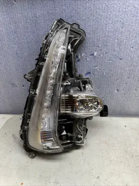 8151047090 TOYOTA Prime Right Rh Turn Signal Light Prius