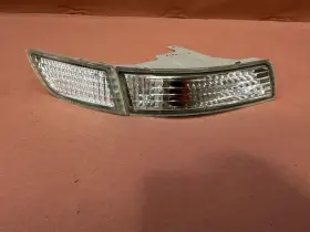 8151080074 TOYOTA Turn Signal Light Front Right Bumper Corner