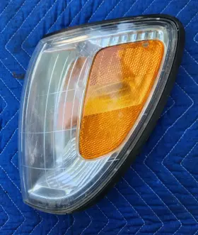 81520-60370 TOYOTA Land Lh Corner Signal Marker Light Lamp