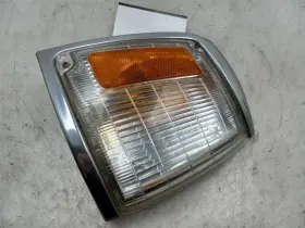 8161035100 TOYOTA Passenger Turn Signal Light #2