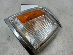 8161035100 TOYOTA Passenger Turn Signal Light