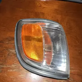 81611-35330 TOYOTA Front Right Parking Turn Signal Corner