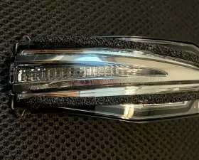 81730-42020 TOYOTA Right Mirror Turn Signal Lamp 4RUNNER RAV4