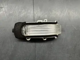 8173022180 TOYOTA Left Mirror Light Turn Signal Lamp Xb Scion
