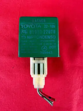 EFL25 TOYOTA Turn Signal Flasher Relay FC561 Camry
