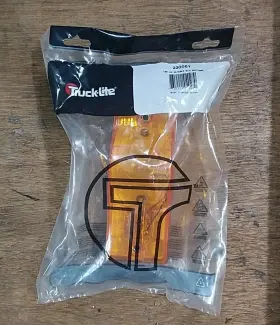 22006Y TRUCK-LITE Amber Incandescent Turn Signal Light Gasket