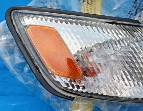 18-5195-00 TYC Turn Signal Light ES300 Lexus #2