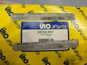 0008208921 URO PARTS Benz Turn Signal 300D 300CD 240D 300TD #3