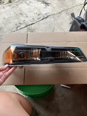 GM326-B000R UZOOKA Passenger Signal Corner Light Chevy Gmc