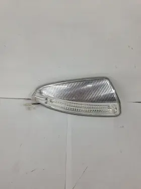 A2048200821 VAEXHEART Door Mirror Turn Signal Amber Light C63