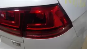 166-60771R VOLKSWAGEN Passenger Tail Light Station Wgn Outer #2