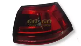 166-60771R VOLKSWAGEN Passenger Tail Light Station Wgn Outer