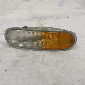 1C0953041E VOLKSWAGEN Driver Left Turn Signal Marker Light Vw