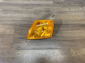 3B0953041D VOLKSWAGEN Front Headlamp Turn Signal Indicator Vw #2 3B0953041D VOLKSWAGEN Front Headlamp Turn Signal Indicator Vw #2