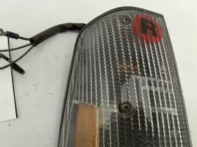 116-51651R VOLVO Wagon Front Passenger Right Turn Signal Lamp #3