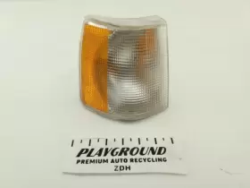 116-58249R VOLVO Wagon Passenger Right Corner Light Lamp Turn