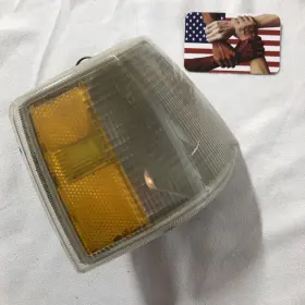 9151451 VOLVO Right Front Turn Signal Lens 850