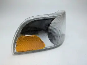 VV038-B000R VOLVO Front Right Passenger Turn Signal Light #2