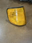 87-90 Mercedes W126 560sel Front Lh Turn Signal Assembly Right Oem. Fixed Price $50.00.