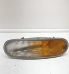 98-05 Vw Used Beetle Front Turn Signal Lens Driver Side Left Oem 1c0953041c. Fixed Price $25.00.